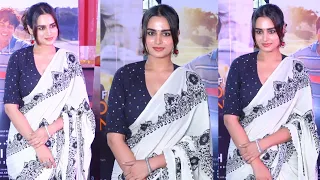 Munawar Faruqui Ex GF Ayesha Khan Looks Beautiful In Saree At Srikanth Screening