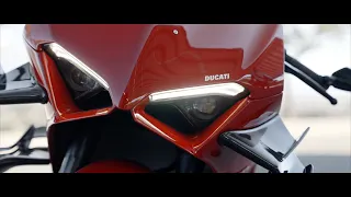 2021 Ducati Panigale V4 (Cinematic Short)