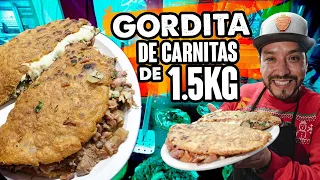 GORDITA DE CHICHARRÓN GIGANTE rellena de 1.5K DE CARNITAS