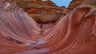 Hiking to the Wave in the rain - House Rock Road is treacherous!