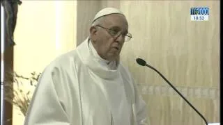 Papa Francesco: chi segue Gesù non sbaglia, lasciar stare veggenti e cartomanti