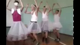 Танец маленьких лебедей, они просто божественны)