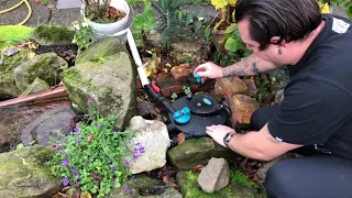 Cleaning a pressurised pond filter