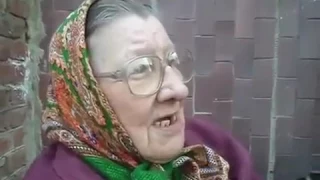 Бабка рассказывает анекдот полная ржака