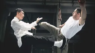 A foreign boxer challenged the Chinese, but was defeated by a Tai Chi master with one move.