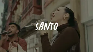 Santo es el que Vive (Versión Acústica) - Montesanto & Dani Carrasco | Video Letra