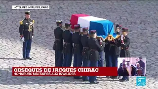 Obsèques de Jacques Chirac : le cercueil de l'ancien président entre dans la cour des Invalides