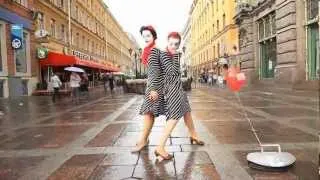 Charleston street performance "Striped Happiness" with Ksenia Parkhatskaya