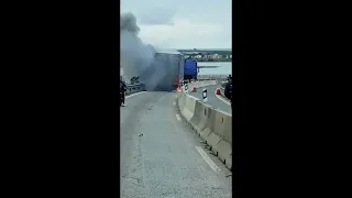 Camião ardeu na Ponte Edgar Cardoso (vídeo Carlos Santos)