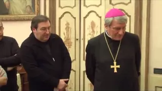 Il vescovo Busti a papa Francesco: "Muovi le braccia!"