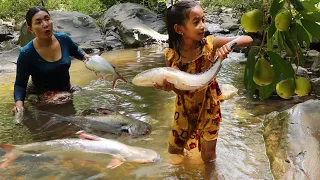 Mother with daughter catch fish by river of survival- Fresh fish grilled so delicious for dinner