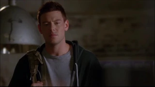 Glee - Kurt talks to Finn before he leaves New York 4x04