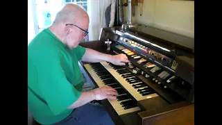 Mike Reed plays Earl Grant's "Ebb Tide" on his Hammond Organ