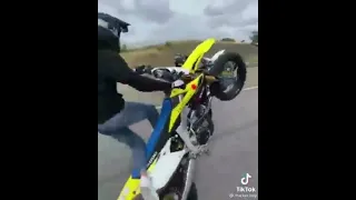 SuperMoto OnRoad Wheelie💥Suzuki DR-Z 400