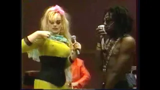 NINA HAGEN & FFF 1993 "DO FRIES GO WITH THAT SHAKE" (George Clinton) live FRENCH TV