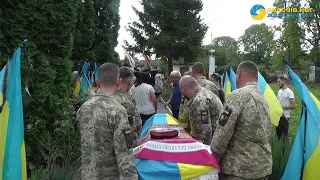 У Золочівському районі попрощалися з 23-річним воїном