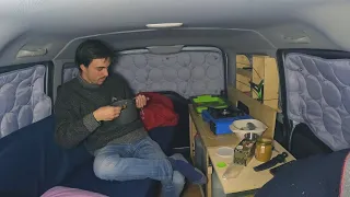 Un notte invernale nella mia piccola casa mobile (Fiat Doblò camperizzato)