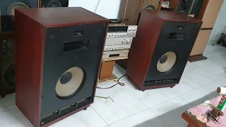 Siêu khủng.loa Klipsch cornwall .Made in usa .bass 40.treble mid kèn gang.Giá 35trLH:AQuý 0902313707