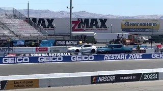 TESLA Model S PLAID VS RIVIAN R1T Drag Race