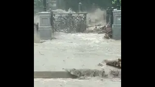 Потоп в Крыму 2021. Ялта потоп.