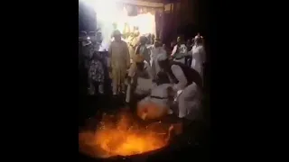 İran'da Şia ateş ayini ilk kez göreceğiniz ateşe basma ayini