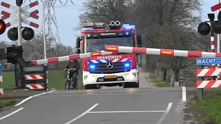Prio 1 brandweer Maarn, Woudenberg en Doorn met spoed naar grote brand aan de Haarweg in Woudenberg