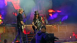 Guns n Roses performing Civil War @ Tottenham Hotspurs Stadium, 1st July 2022