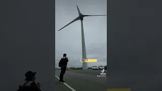 苗栗・後龍好望角-超大的風力發電機跟超舒服的步道，適合親子旅遊，主要天氣即可