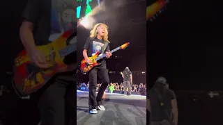 Metallica: Wherever I May Roam live (Phoenix, 9-9-2023) with Rob on a platform in the Snake Pit!