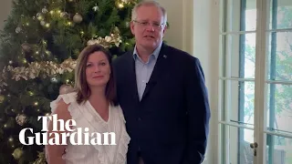 'A difficult year': Scott Morrison thanks firefighters in Christmas message