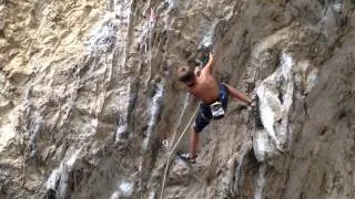 Scherz Stefan klettert Hobit (7c)  in Osp