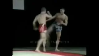 Jean-Claude Van Damme - Muay Thai demonstration strength