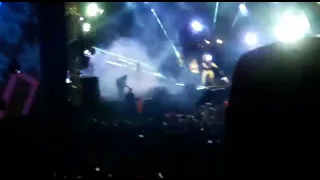 Tô 100% muito louco!!! Fã invade palco e dança com Wesley Safadão no Garota Vip Manaus. 13/08/2016