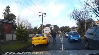 Garbage Truck and Monaro collide in tight Melbourne street - But who is at fault?