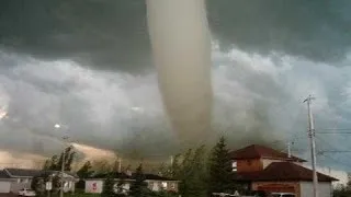 Super Tornado :  Documentary on the World's Biggest and Most Deadly Tornadoes