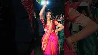 Lo chali mein! Bhabhi celebrating her devar's wedding. #gharchola #wedding #weddingdancesong #dance