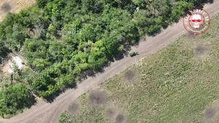 ТОЧНОЕ попадание и УНИЧТОЖЕНИЕ Артиллеристами ЮВО квадроцикла ВСУ на Запорожском направлении