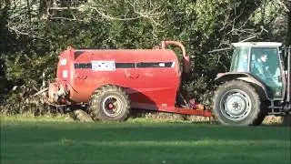 Spreading slurry with the Massey Ferguson's