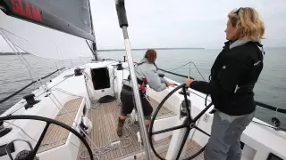 How to gybe a spinnaker fully crewed and short-handed