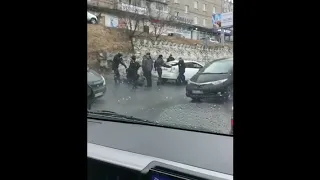 Во Владивостоке задержали таксиста