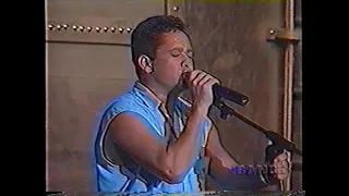 Show Leandro & Leonardo - Leandro & Leonardo cantam "Último Trem" num show no Olympia em 1996