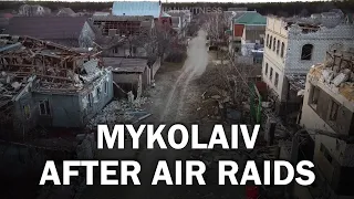 Уламки, які перерізають арматуру: як мирний Миколаїв потерпає від російських авіанальотів