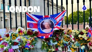 London Walk 🇬🇧 WESTMINSTER ABBEY to Buckingham Palace | Queen Elizabeth II’s tributes 4K HDR