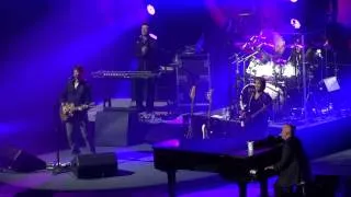 Billy Joel, Vienna, Uptown Girl, Don't Ask Me Why. Manchester Phones 4U Arena 29 October 2013