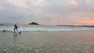 Шри Ланка Серфинг на закате прекрасный отдых с семьей