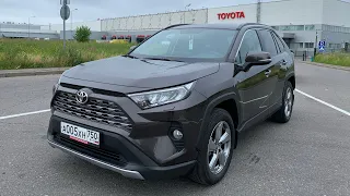 Взял простой Rav4 - ткань и все такое, главное чтобы полный привод от Тойоты был.