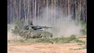 Keiler, Puma, Leopard 2 - dust and sound in Pabrade