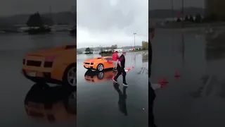 Adu Banteng Lamborghini vs Ferarri. #shorts #lamborghini #ferrari #mobil #viral