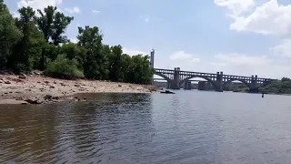 Катастрофа , река Днепр в Запорожье превращается в пустыню.