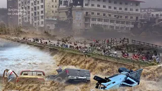 Heavy rains and floods suddenly hit China, Pickup truck drifted into the river | China floods